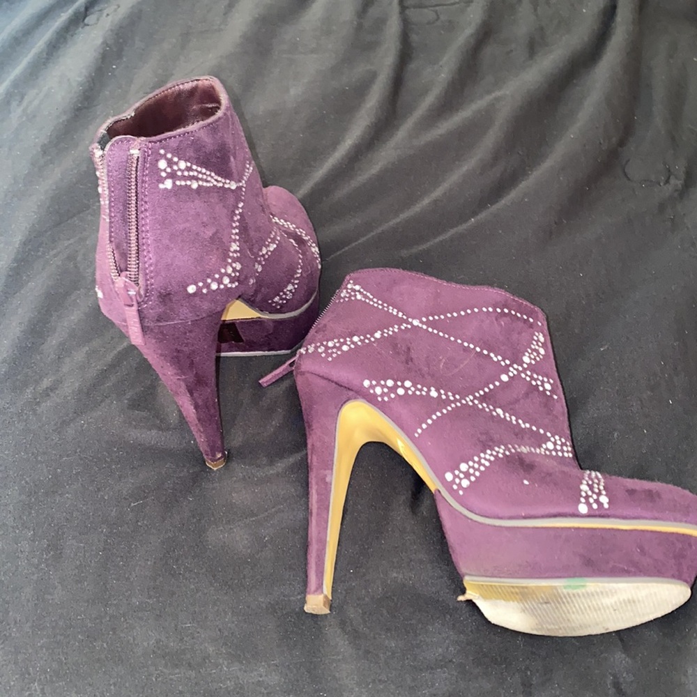 Ankle Boot - Picture 3 of 6